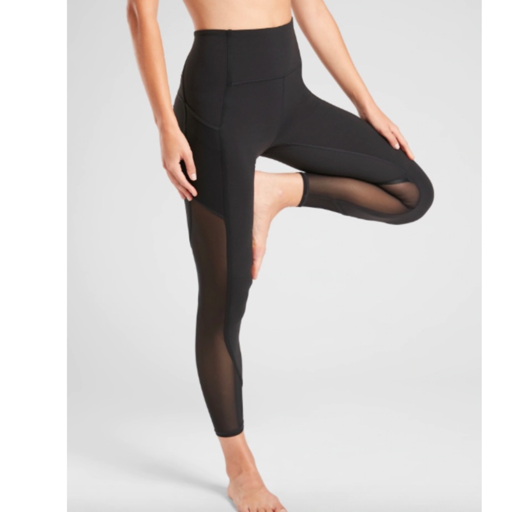 Athleta Vitality Stash Pocket 7/8 Tight